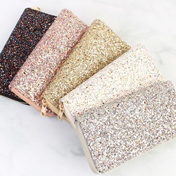 White glitter is around wallet - Picture 6 of 6